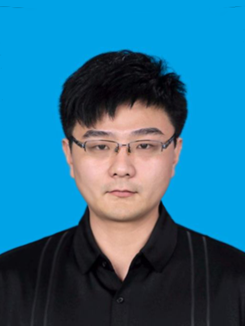 张阳 